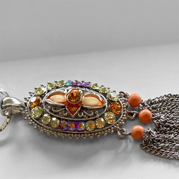 Ornate pendant with tassels - Picture 4 of 6